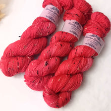 Lade das Bild in den Galerie-Viewer, Donegal Tweed - Kirsche