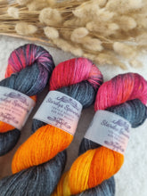 Lade das Bild in den Galerie-Viewer, Merino Silk Sock - Dark Fire