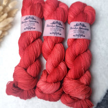 Lade das Bild in den Galerie-Viewer, Platinum Sock - Klatschmohn