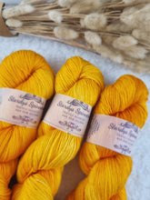 Lade das Bild in den Galerie-Viewer, Merino Silk Sock - Tangerine
