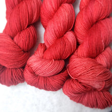 Lade das Bild in den Galerie-Viewer, Platinum Sock - Klatschmohn