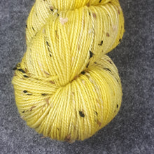 Lade das Bild in den Galerie-Viewer, Donegal Tweed - Sunshine