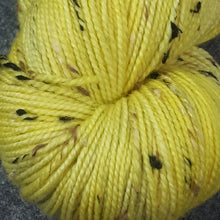 Lade das Bild in den Galerie-Viewer, Donegal Tweed - Sunshine