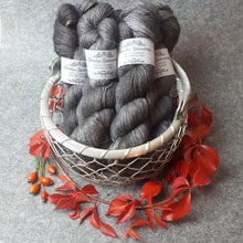 Lade das Bild in den Galerie-Viewer, Angel Delight - Thunder