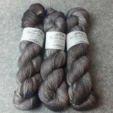 Lade das Bild in den Galerie-Viewer, Angel Delight - Thunder