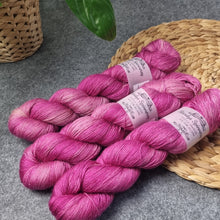 Lade das Bild in den Galerie-Viewer, Kathmandu (Camel/Silk) Lace - Ruby