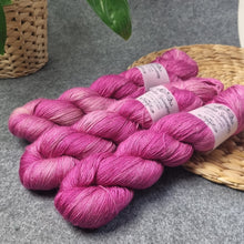 Lade das Bild in den Galerie-Viewer, Kathmandu (Camel/Silk) Lace - Ruby