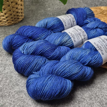 Lade das Bild in den Galerie-Viewer, Yak Sock - Enzian