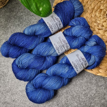 Lade das Bild in den Galerie-Viewer, Yak Sock - Enzian