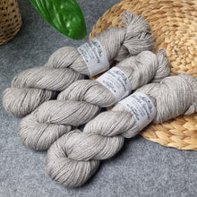 Lade das Bild in den Galerie-Viewer, Yak Sock - Edelweiß