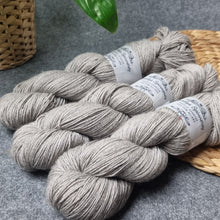 Lade das Bild in den Galerie-Viewer, Yak Sock - Edelweiß