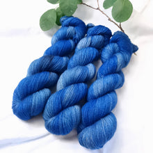 Lade das Bild in den Galerie-Viewer, Yak Sock - Enzian