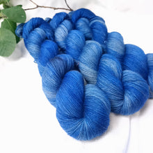 Lade das Bild in den Galerie-Viewer, Yak Sock - Enzian