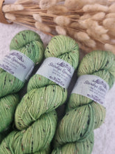 Lade das Bild in den Galerie-Viewer, Donegal Tweed - Kiwi
