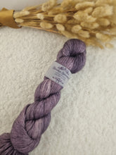 Lade das Bild in den Galerie-Viewer, Angel Delight - Rauchiges Aubergine
