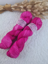 Lade das Bild in den Galerie-Viewer, Platinum Sock - Hot Pink
