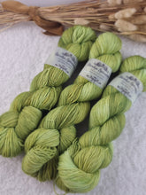 Lade das Bild in den Galerie-Viewer, Platinum Sock - Meadow
