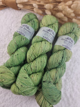 Lade das Bild in den Galerie-Viewer, Donegal Tweed - Kiwi

