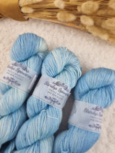 Lade das Bild in den Galerie-Viewer, Merino Silk Sock - Sommerhimmel
