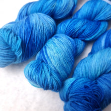 Lade das Bild in den Galerie-Viewer, Platinum Sock - Waves
