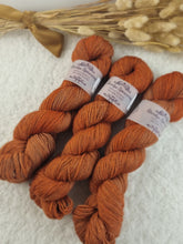 Lade das Bild in den Galerie-Viewer, Yak Sock - Ocker
