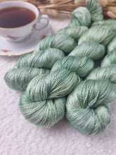 Lade das Bild in den Galerie-Viewer, Lace Silk: Special Edition (streng limitiert)
