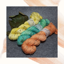 Lade das Bild in den Galerie-Viewer, Donegal Tweed - Pumpkin
