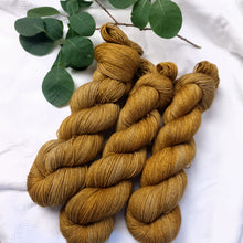Lade das Bild in den Galerie-Viewer, Yak Sock - Khaki
