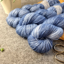 Lade das Bild in den Galerie-Viewer, Angel Delight - Denim Love

