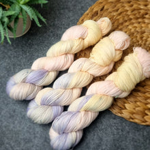 Lade das Bild in den Galerie-Viewer, Platinum Sock - Breeze
