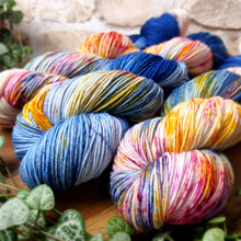 Lade das Bild in den Galerie-Viewer, Platinum Sock - Gardenpond
